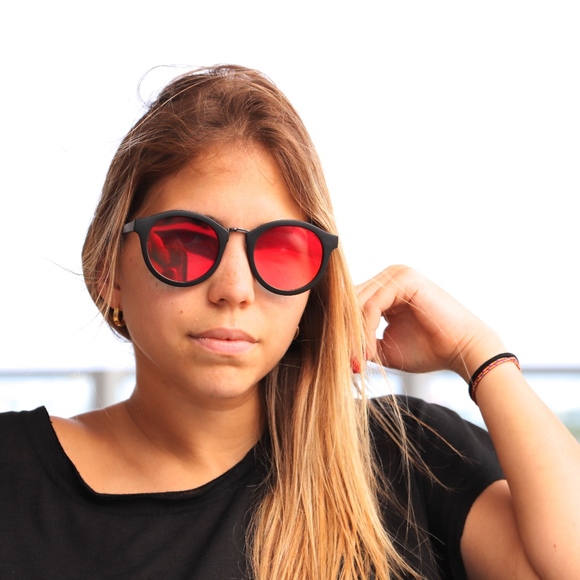 Charming Sunglasses - Picture 4 of 4